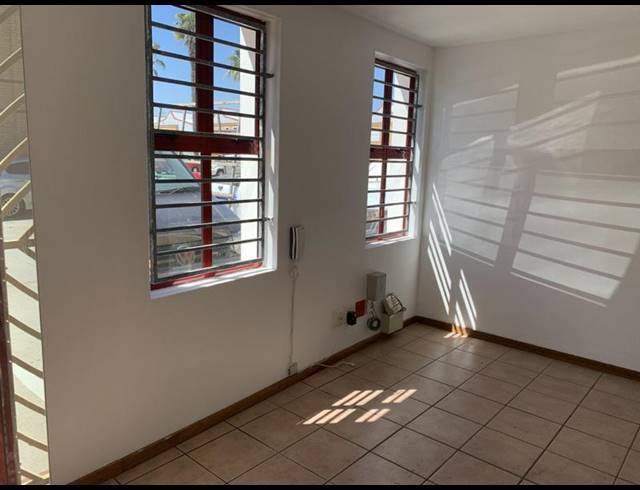 INDUSTRIAL PROPERTY TO RENT IN KILLARNEY GARDENS